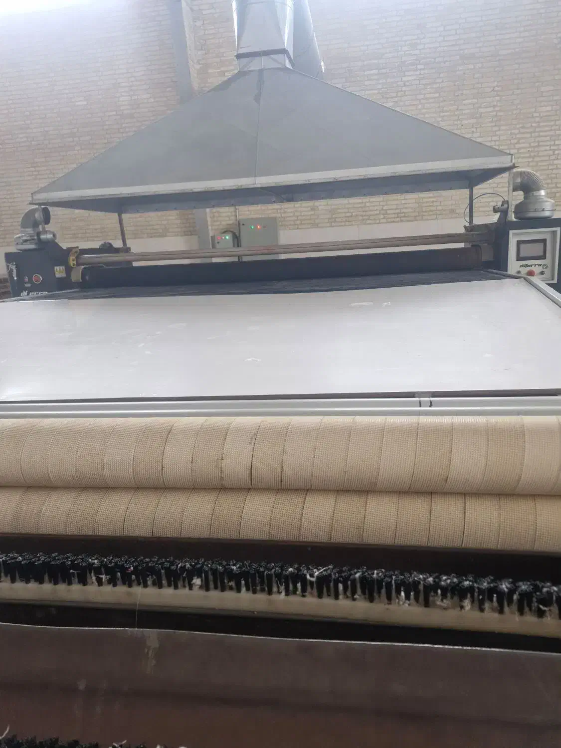 استخدام نیرو کارگر ساده و بافنده|استخدام صنعتی، فنی، مهندسی|زارچ, |دیوار