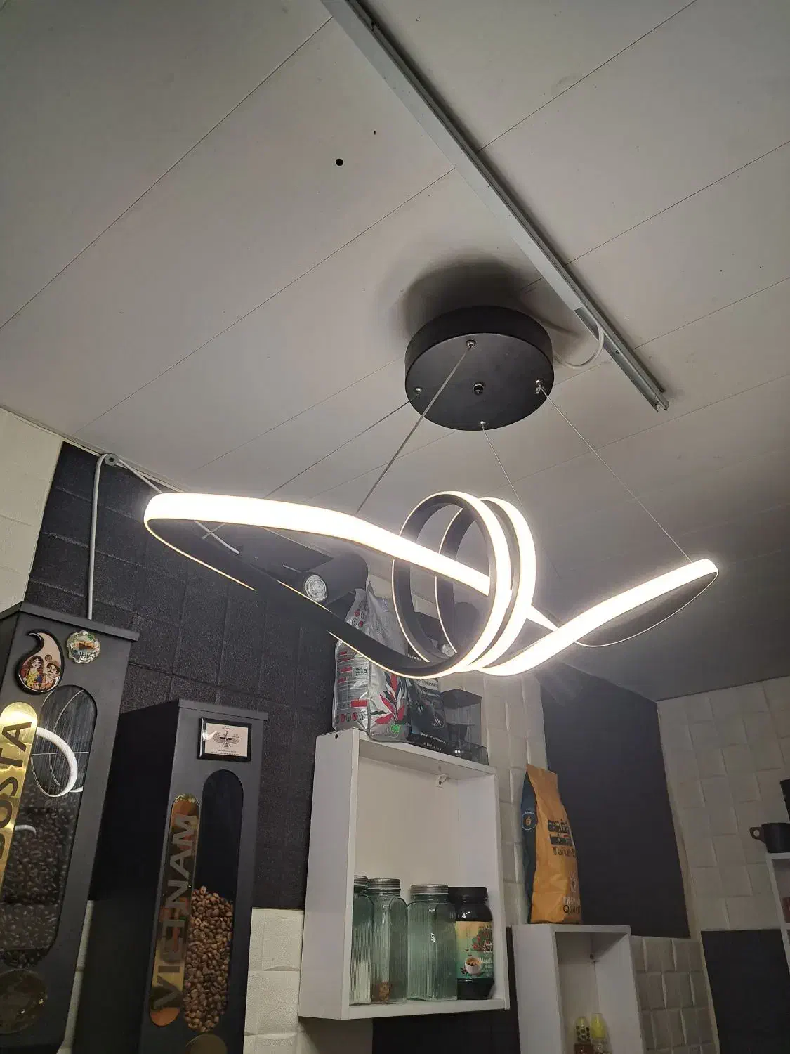 لوستر خطی ۳حالته|لوستر و چراغ آویز|رشت, جهاد|دیوار