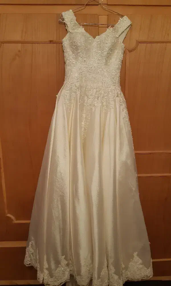 لباس عروس|لباس|ارومیه, |دیوار