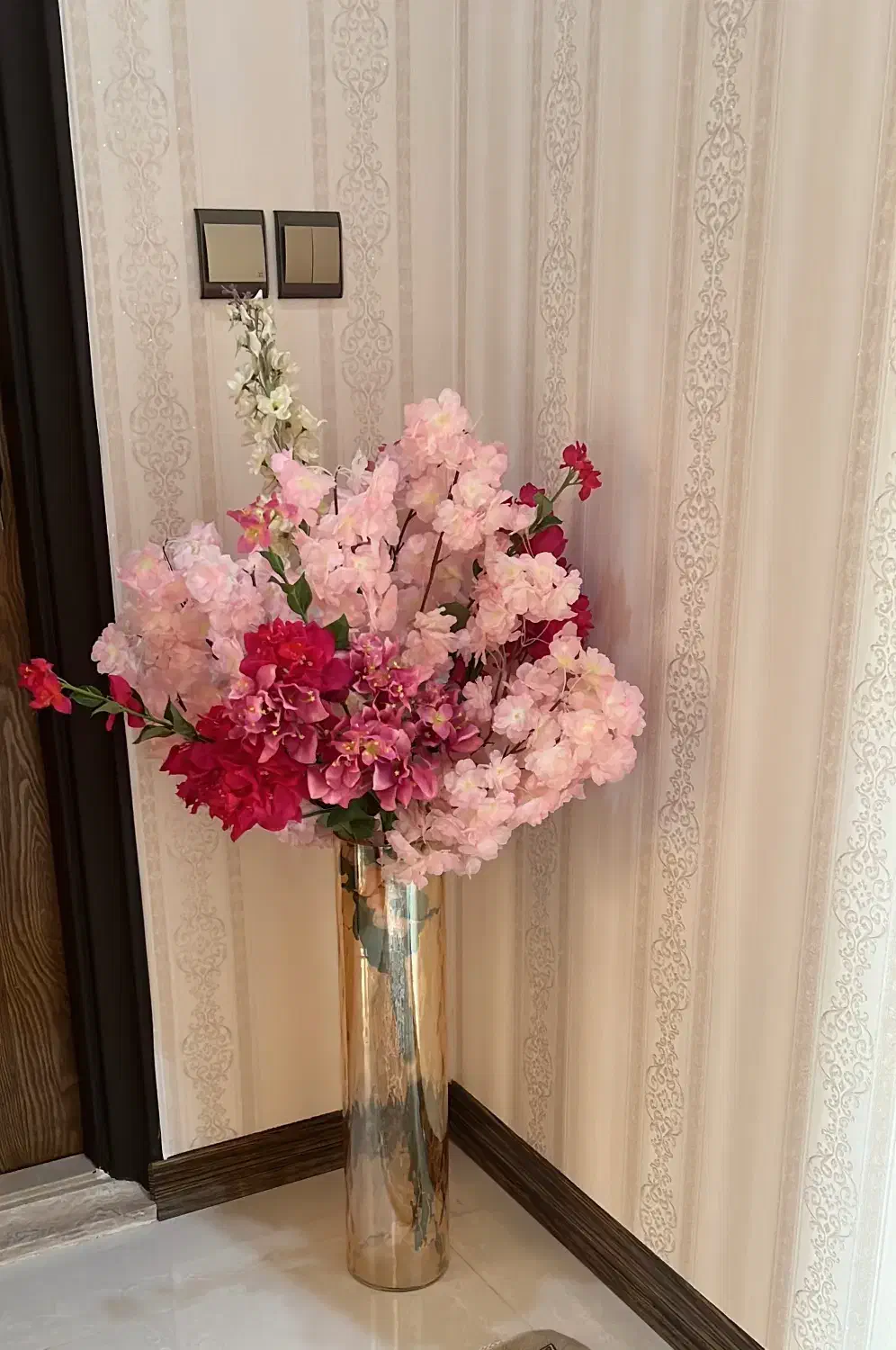 گل مصنوعی به همراه گلدان|گل مصنوعی|قم, بلوار امین و ساحلی|دیوار