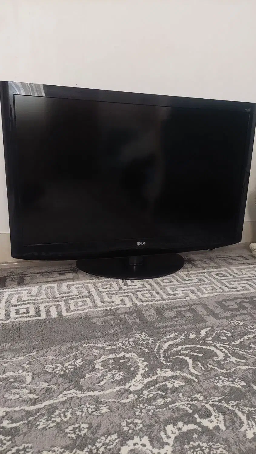 تلویزیون۴۲ اینج ال سی دی  اصل ال چی،درآور،|تلویزیون و پروژکتور|نظرآباد, رسالت|دیوار