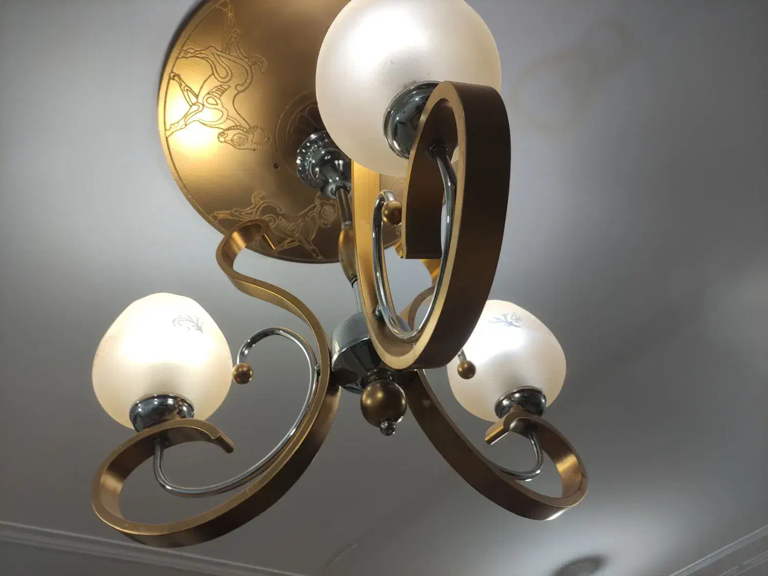 لوستر کاملا سالم در حد نو|لوستر و چراغ آویز|دورود, |دیوار