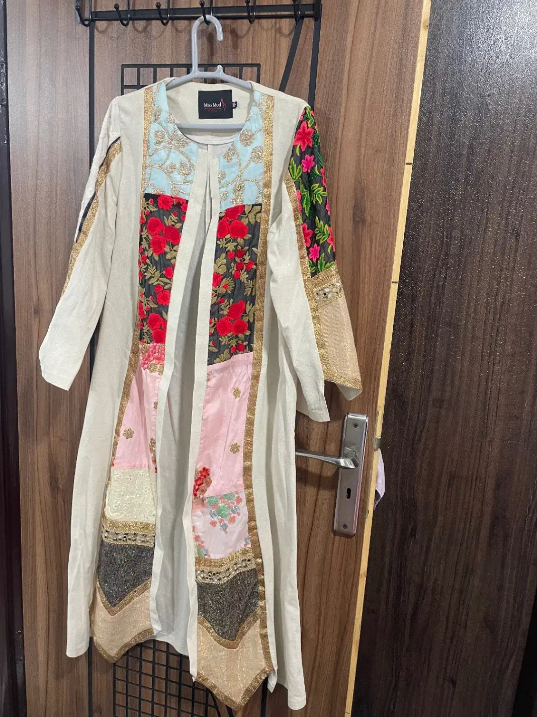 مانتو|لباس|پاکدشت, حصار امیر|دیوار