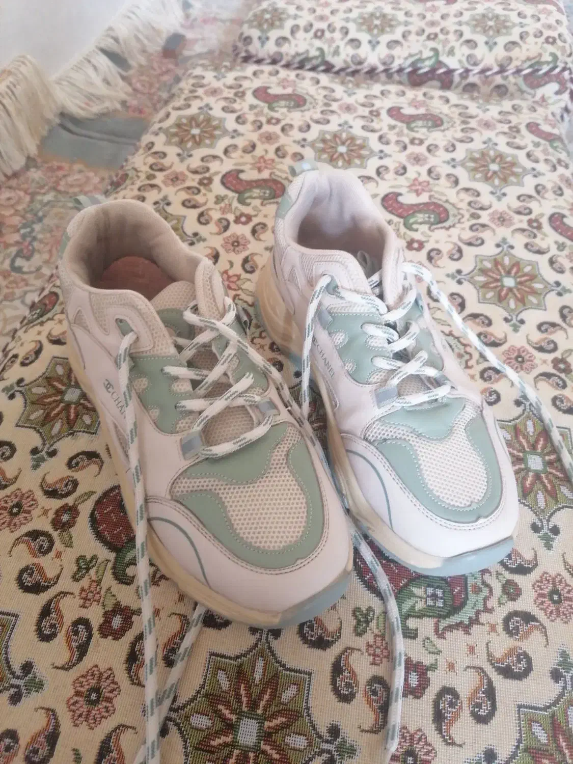 کفش کتونی راحت وزیبا|کیف، کفش، کمربند|گنبد کاووس, |دیوار