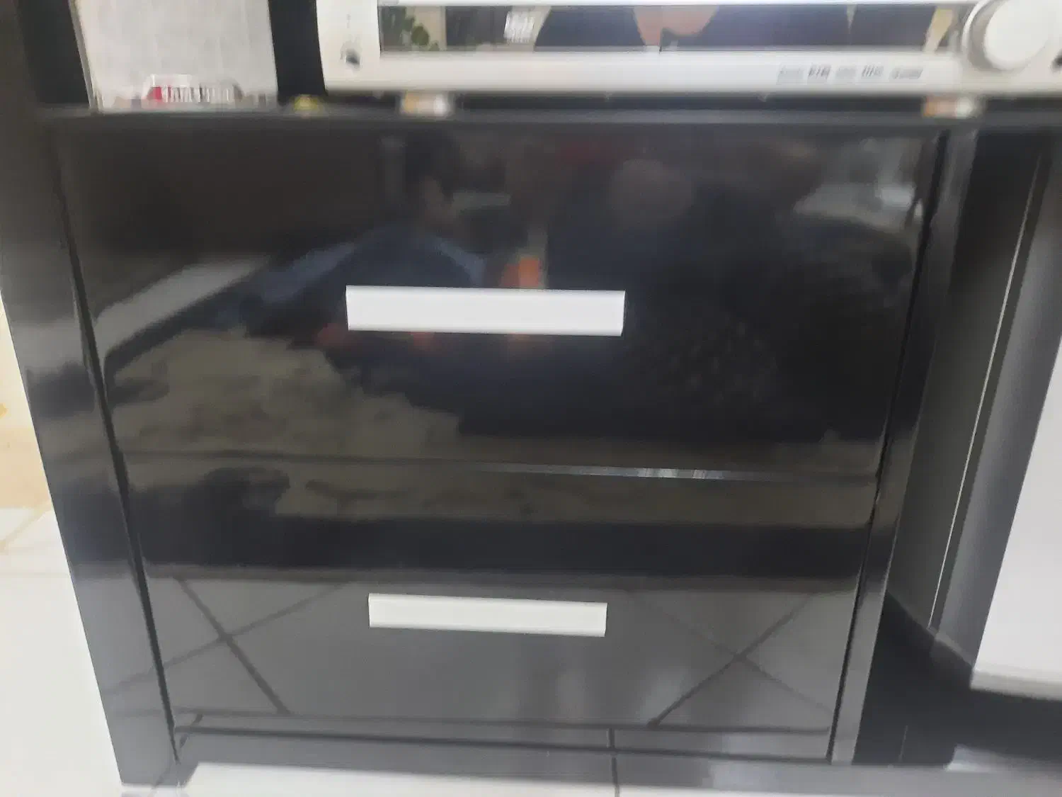 میز تی وی|میز تلویزیون|تهران, انبار نفت|دیوار