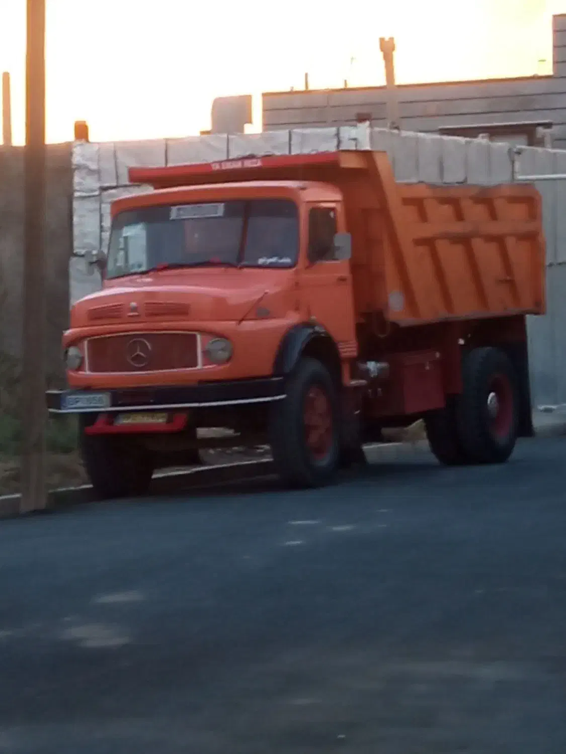 بنز تک|خودرو سنگین|دماوند, دماوند|دیوار