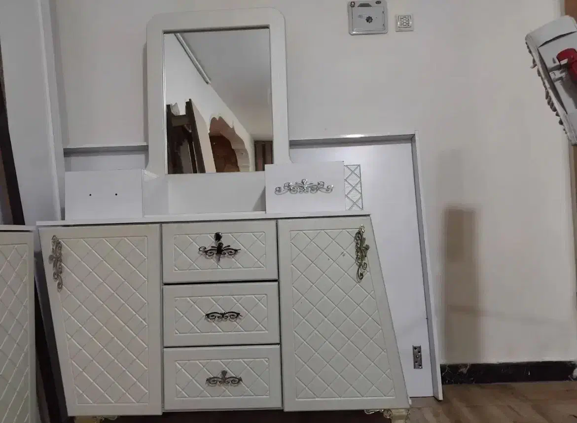 آیینه دراور|جاکفشی، کمد، دراور|ملایر, |دیوار