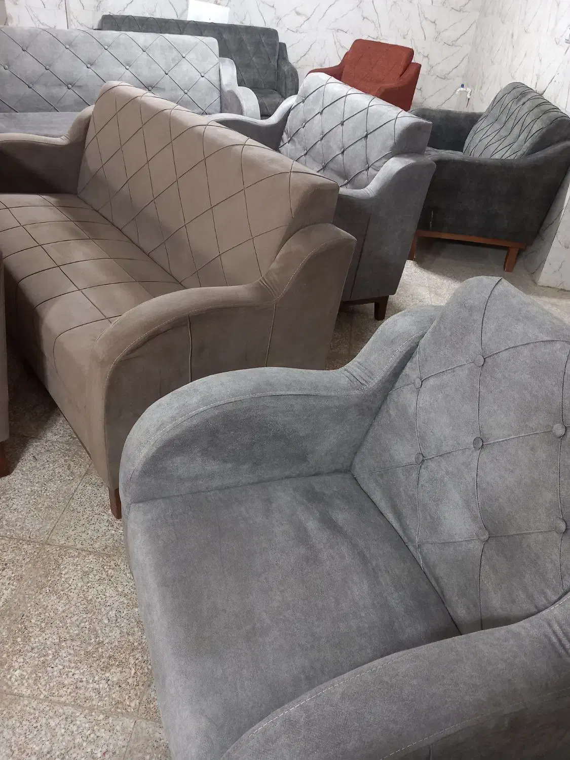 ۱۵ مدل مبل چستر و سلطنتی|مبلمان خانگی و میز عسلی|کوهدشت, |دیوار