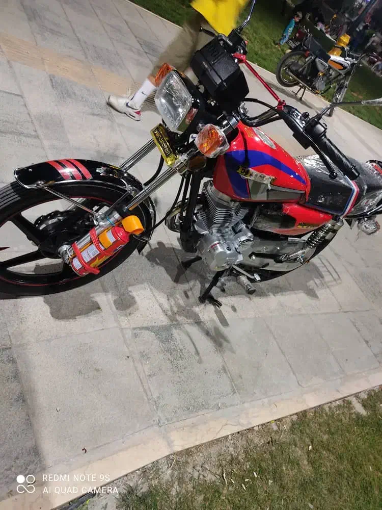 موتور سیکلت|موتورسیکلت|صدرا-فارس, فاز ۱|دیوار