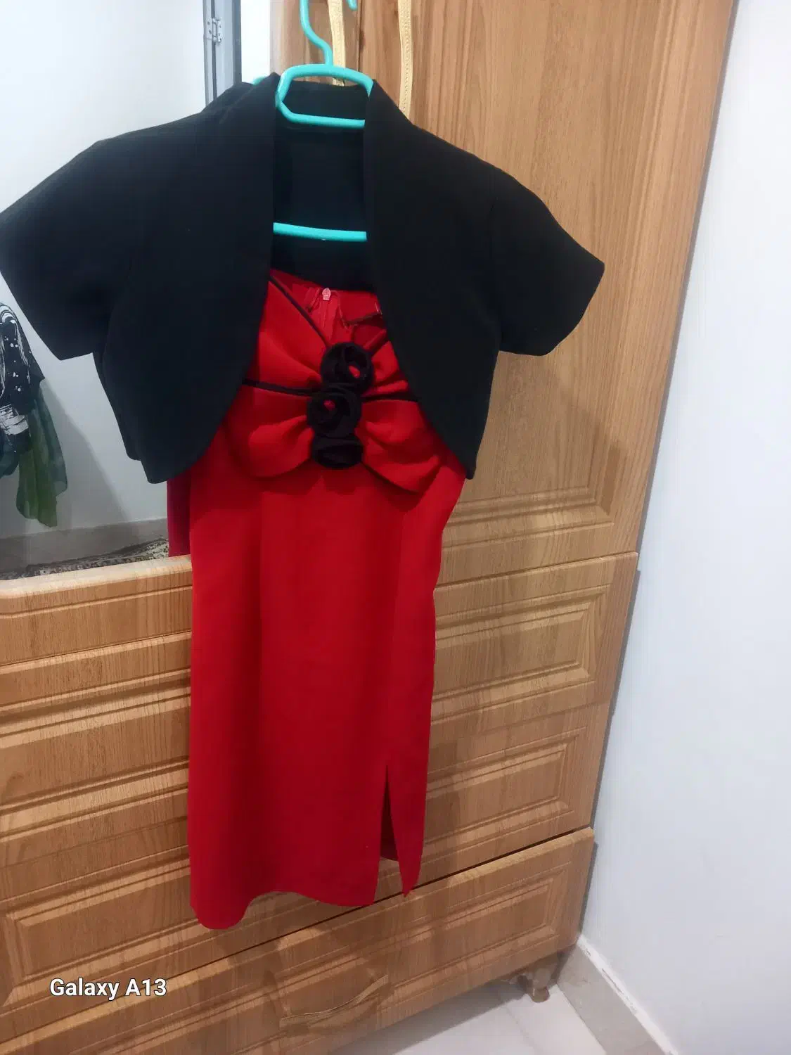 لباس مجلسی وبچگانه|کفش و لباس بچه|کاشمر, |دیوار