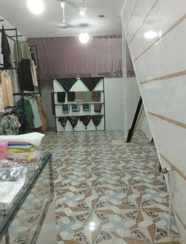 رهن و اجاره مغازه تجاری رو به رو آبشار ۱۲|اجارهٔ مغازه و غرفه|خرم‌آباد, |دیوار