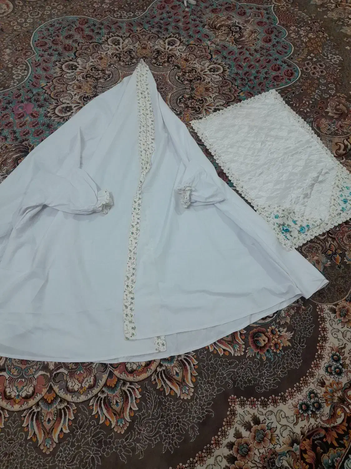 لباس جشن تکلیف|لباس|تربت جام, شهید مدرس|دیوار