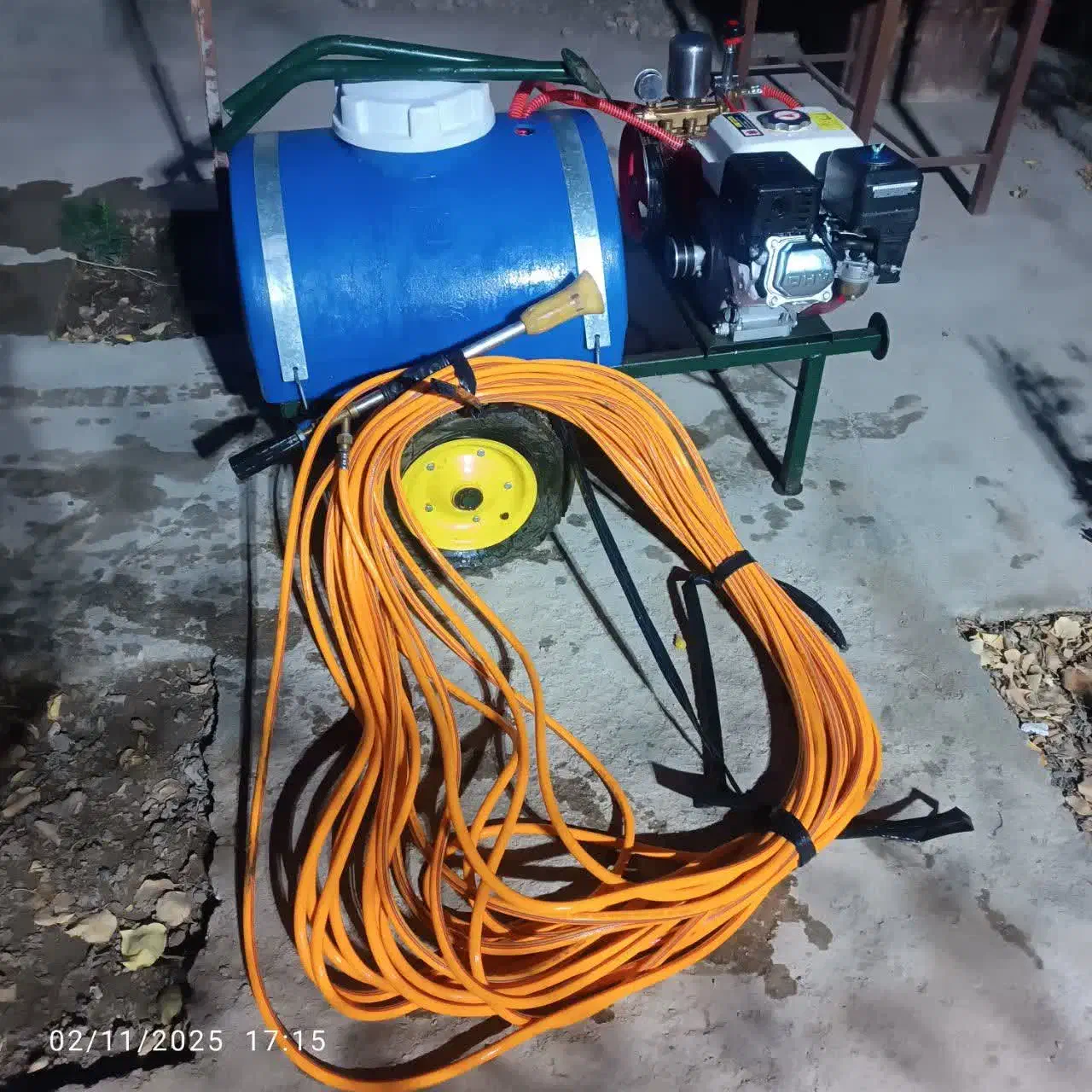 سمپاش فورغونی بسیار تمیز|ماشین‌آلات صنعتی|بسطام, |دیوار