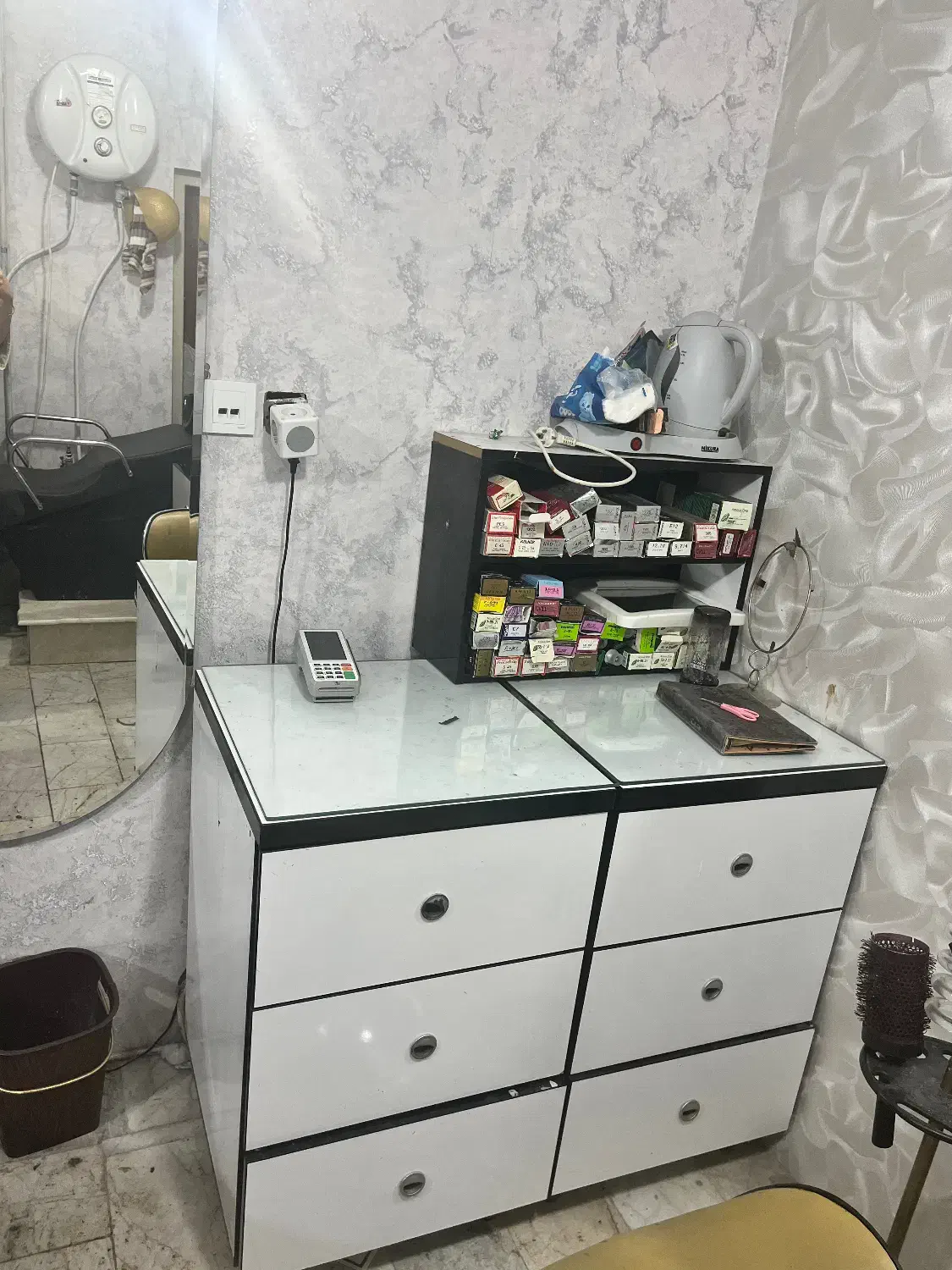 کلیه وسایل ارایشگاه بدلیل جمع کردن زیر قیمت|آرایشگاه و سالن‌های زیبایی|تهران, دریاچه شهدای خلیج فارس|دیوار