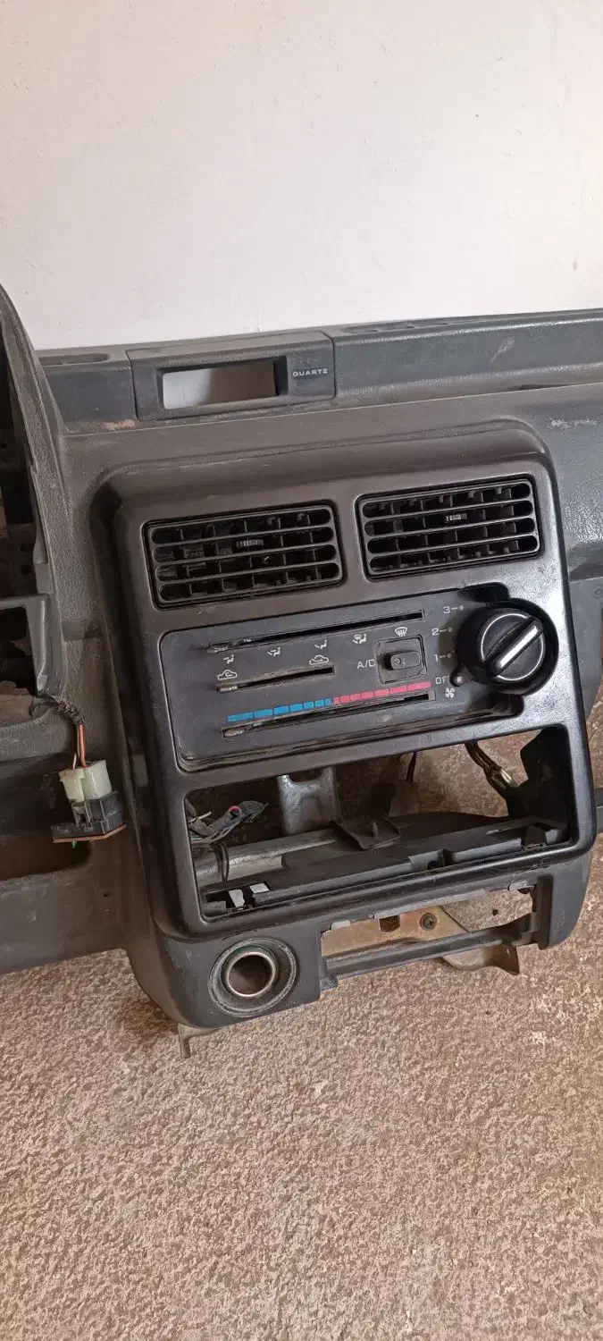 داشبورد صبا سالم و تر و تمیز با دسته سیم|قطعات یدکی و لوازم جانبی|قائن, |دیوار