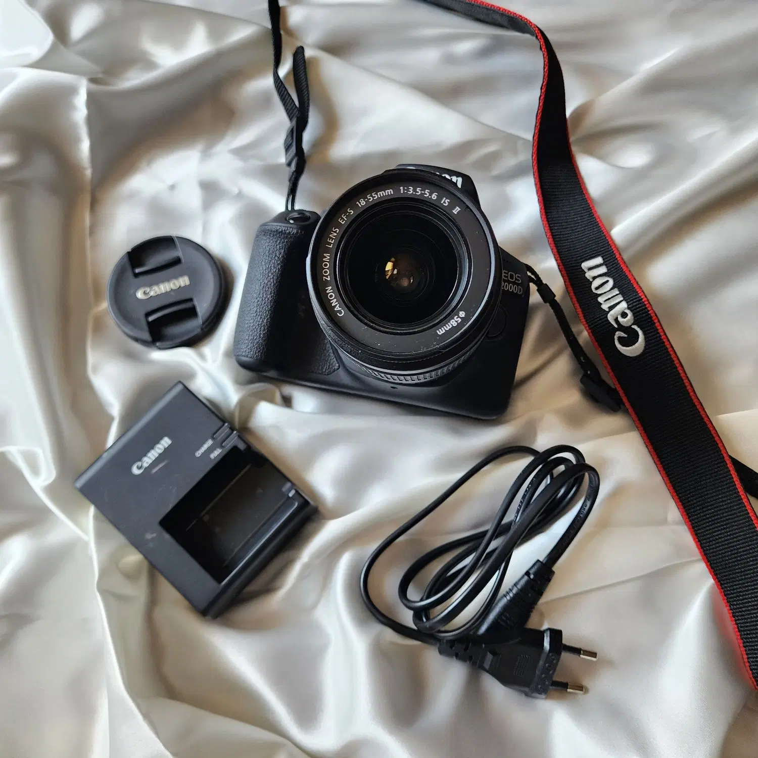 دوربین Canon EOS 2000D شات بسیار پایین زیر 3000|دوربین عکاسی و فیلمبرداری|تهران, یوسفآباد|دیوار