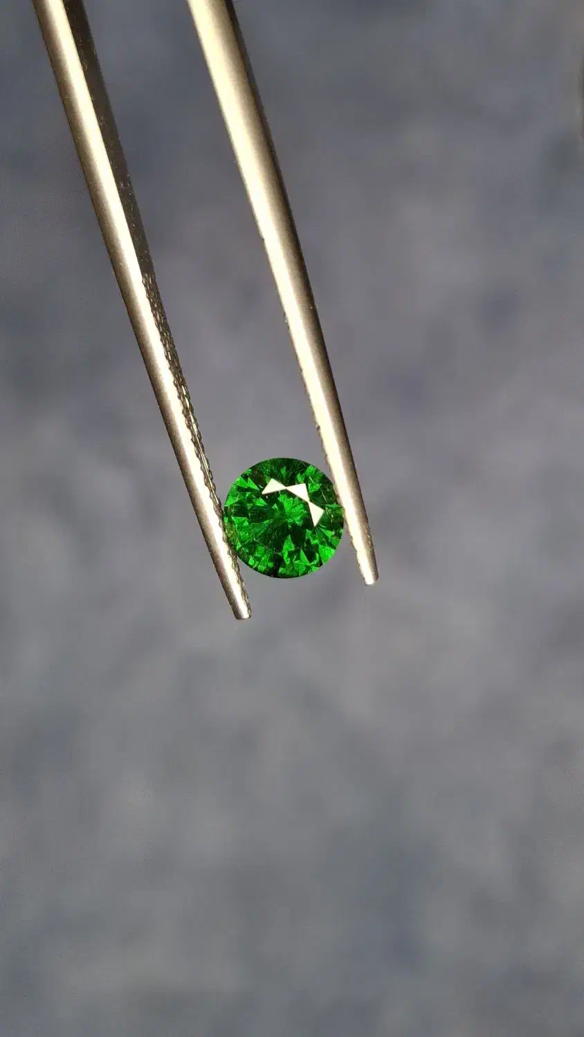 دمانتویید ۱.۲۵ vivid green|جواهرات|تهران, امجدیه (خاقانی)|دیوار