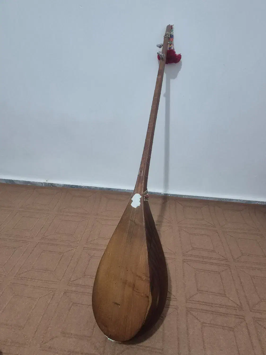 دوتار فروشی|سازهای سنتی|اسفراین, |دیوار