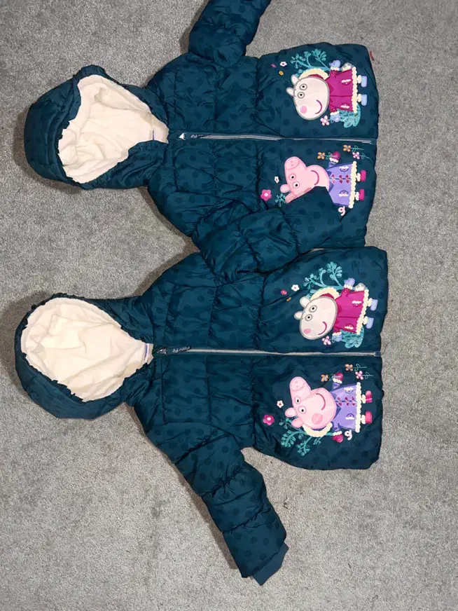 کاپشن مارک|کفش و لباس بچه|صدرا-فارس, فاز ۱|دیوار