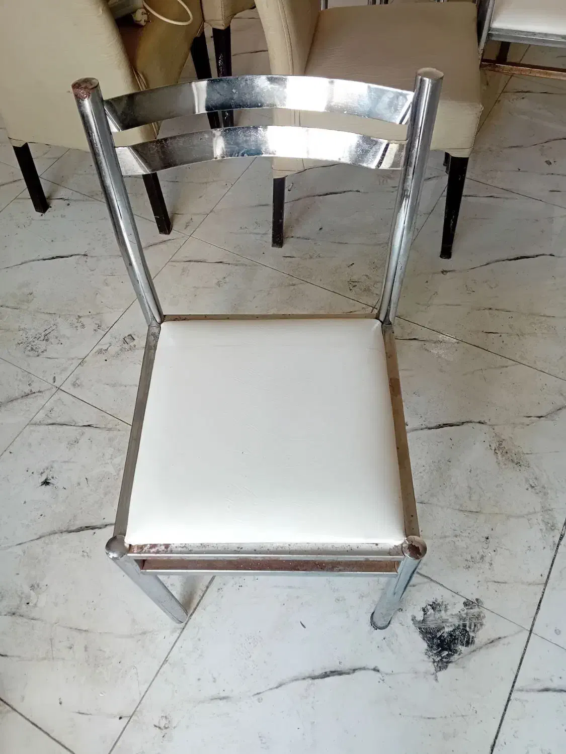 فروش میز و صندلی و چرخ گوشت|میز و صندلی غذاخوری|تبریز, |دیوار