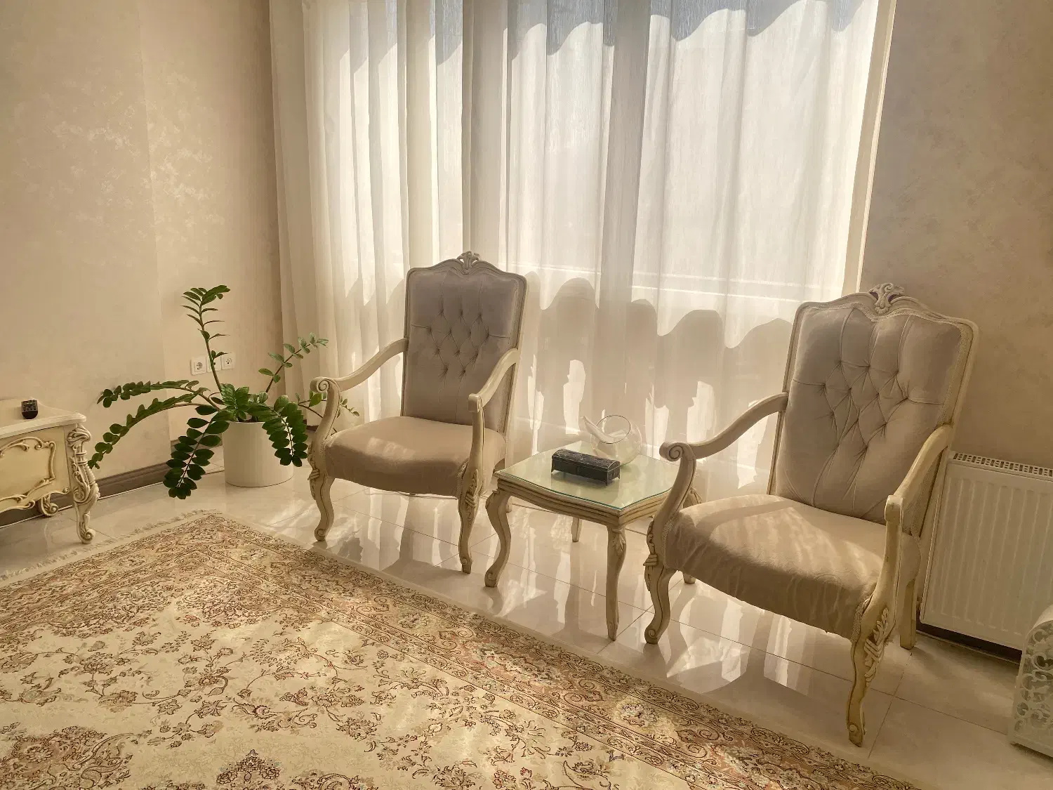 مبلمان کلاسیک فرانسوی و میز ناهاری و میز تلوزیون|مبلمان خانگی و میز عسلی|شیراز, شهرک آرین|دیوار