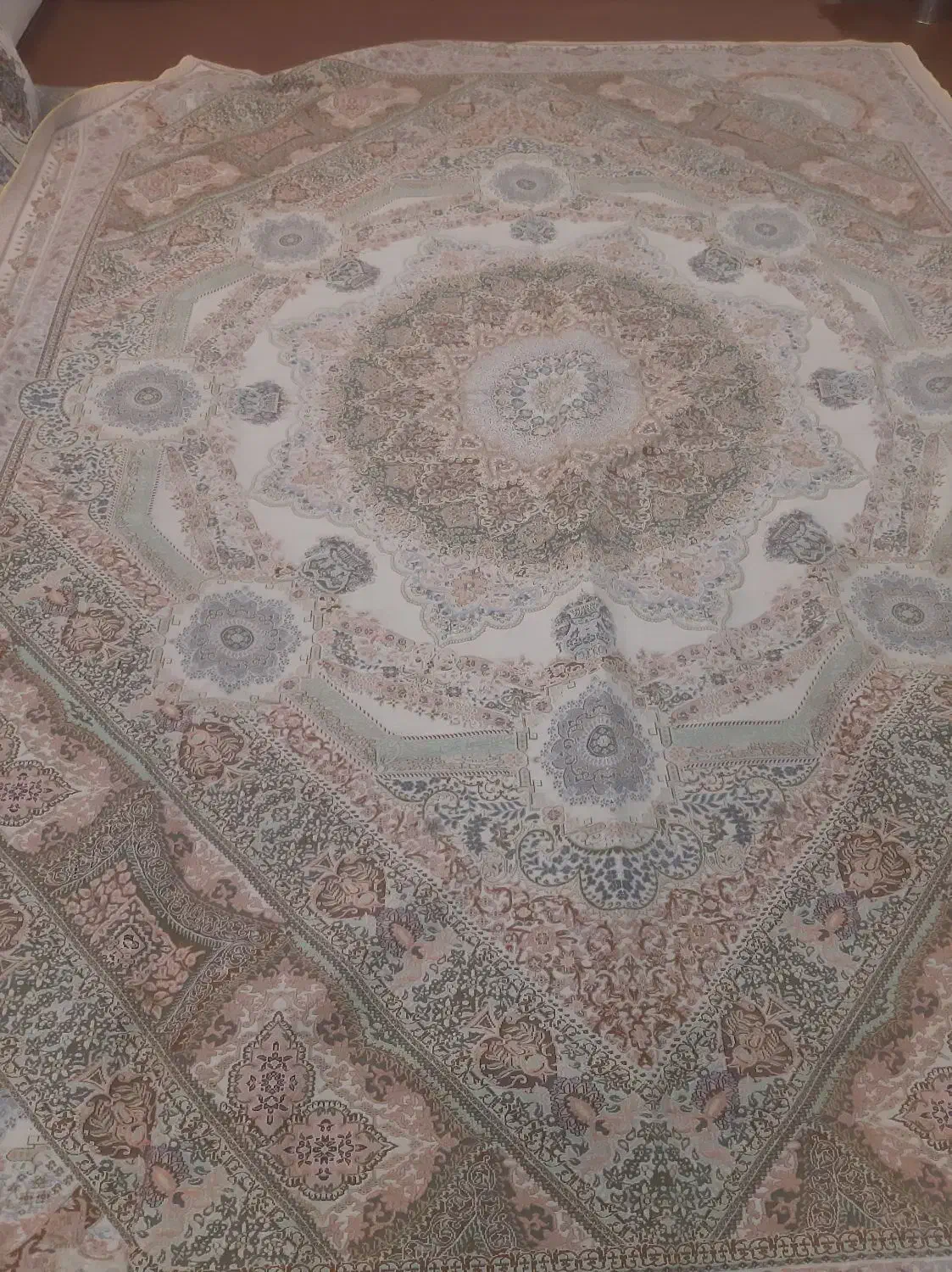 فرش کناره|فرش|اصفهان, شیخ طوسی|دیوار