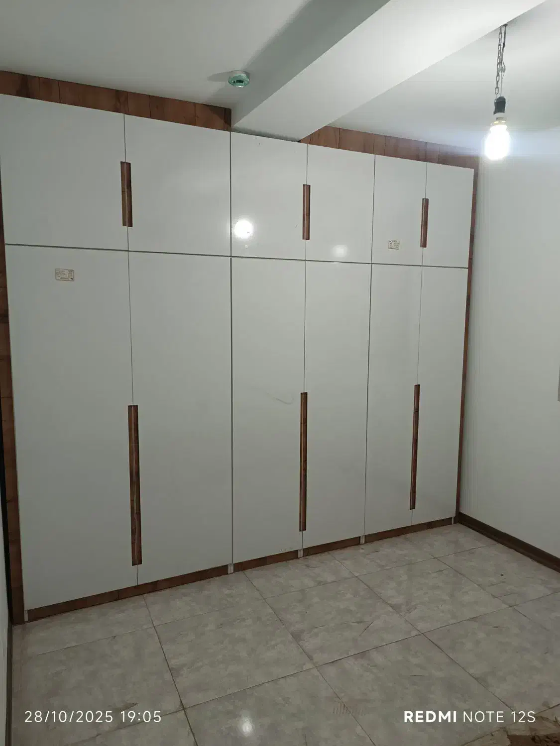 ساخت انواع کمد دیواری و تخت کمجا|جاکفشی، کمد، دراور|نسیم‌شهر, |دیوار