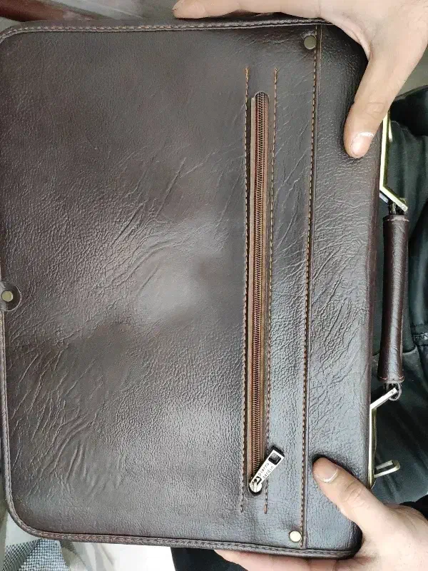 کیف اداری کاملا نو|کیف، کفش، کمربند|میانه, |دیوار