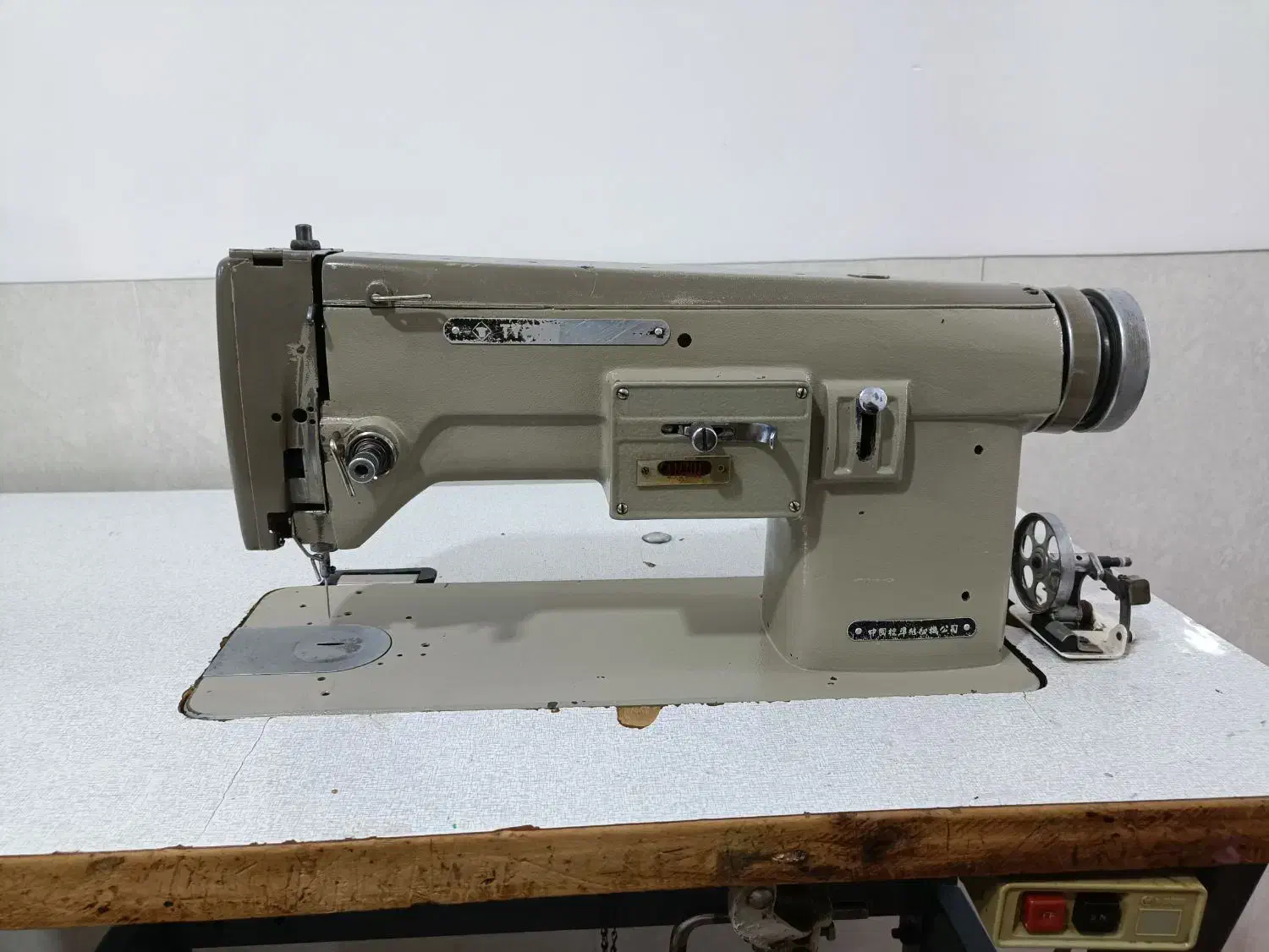 چرخ گلدوزی 391 دو رنگ قدیمی|چرخ خیاطی و ریسندگی|کرمان, |دیوار