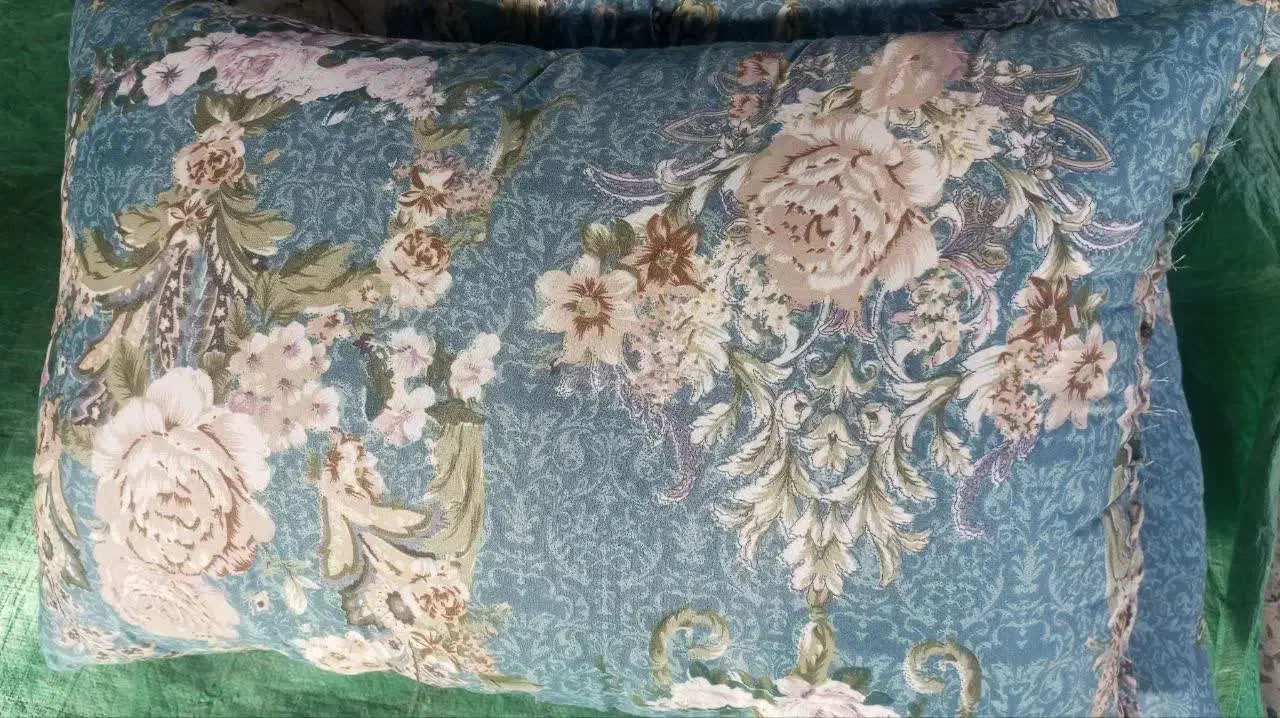 بالشت زیر سری|رختخواب، بالش، پتو|خمینی‌شهر, |دیوار