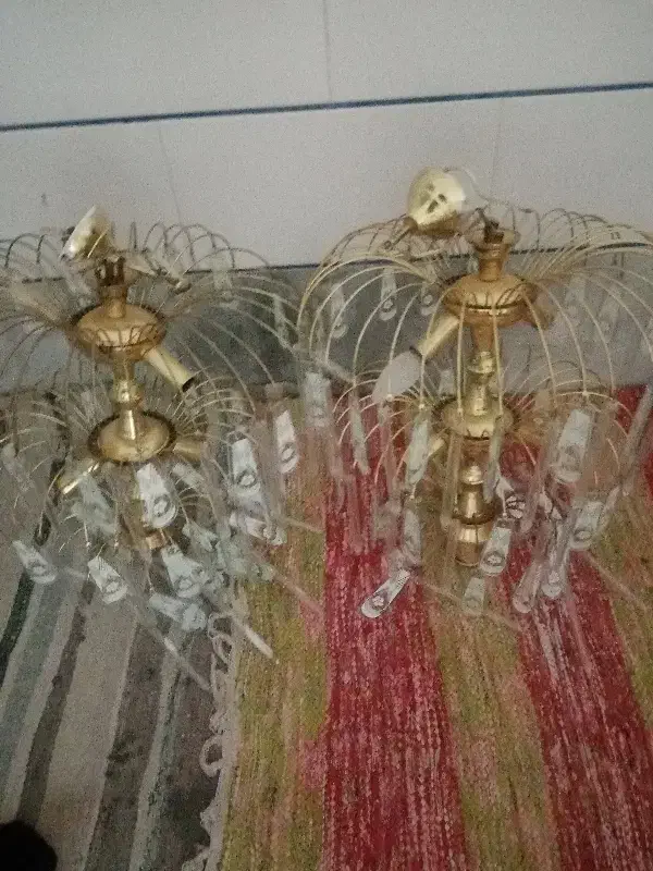 یک جفت لوستر|لوستر و چراغ آویز|ساوه, |دیوار