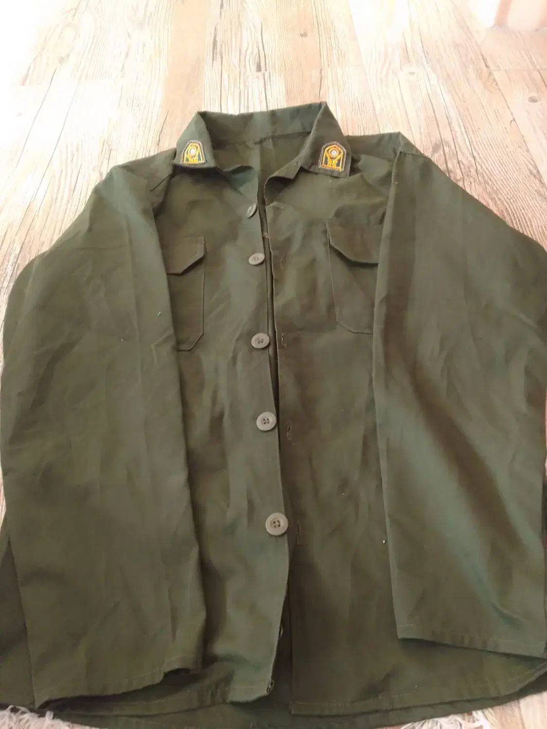 لباس های نظامی دست نخورده|لباس|شیروان (خراسان), |دیوار