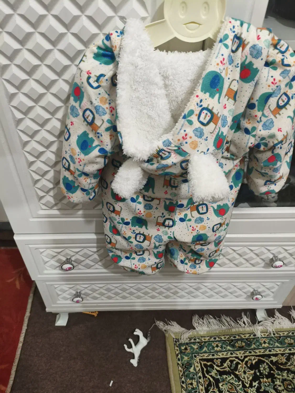 سرهمی بسیار گرم با جنس خیلی لطیف|کفش و لباس بچه|نهاوند, |دیوار