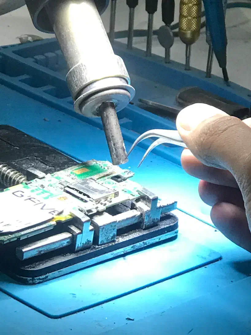 فروش،تعمیرو خرید انواع گوشی شکسته و سوخته|موبایل|اراک, |دیوار