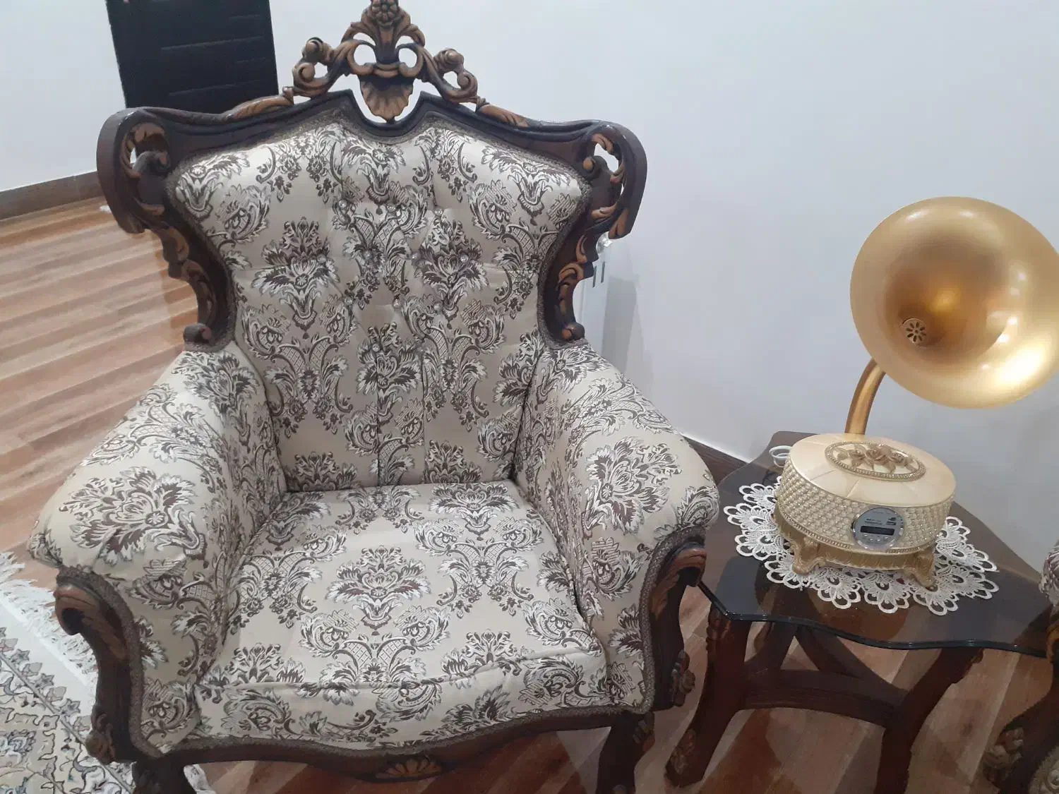 مبل سلطنتی|مبلمان خانگی و میز عسلی|بروجرد, |دیوار