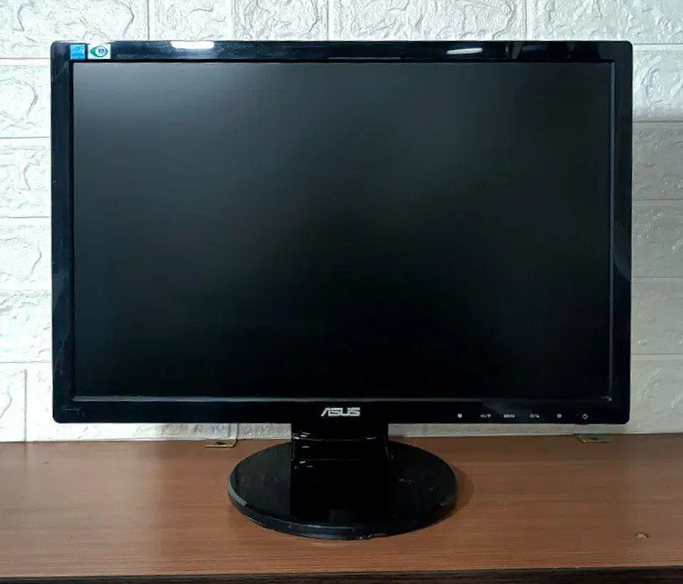 مانیتور های سامسونگ ، ال جی ، اچ پی و ..|قطعات و لوازم جانبی رایانه|قم, انسجام|دیوار