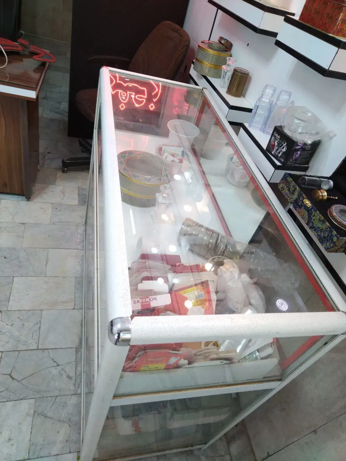 ویترین شیشه ای مناسب سوپرمارکت، لباس فروشی، ابزار|فروشگاه و مغازه|سبزوار, مدرس|دیوار