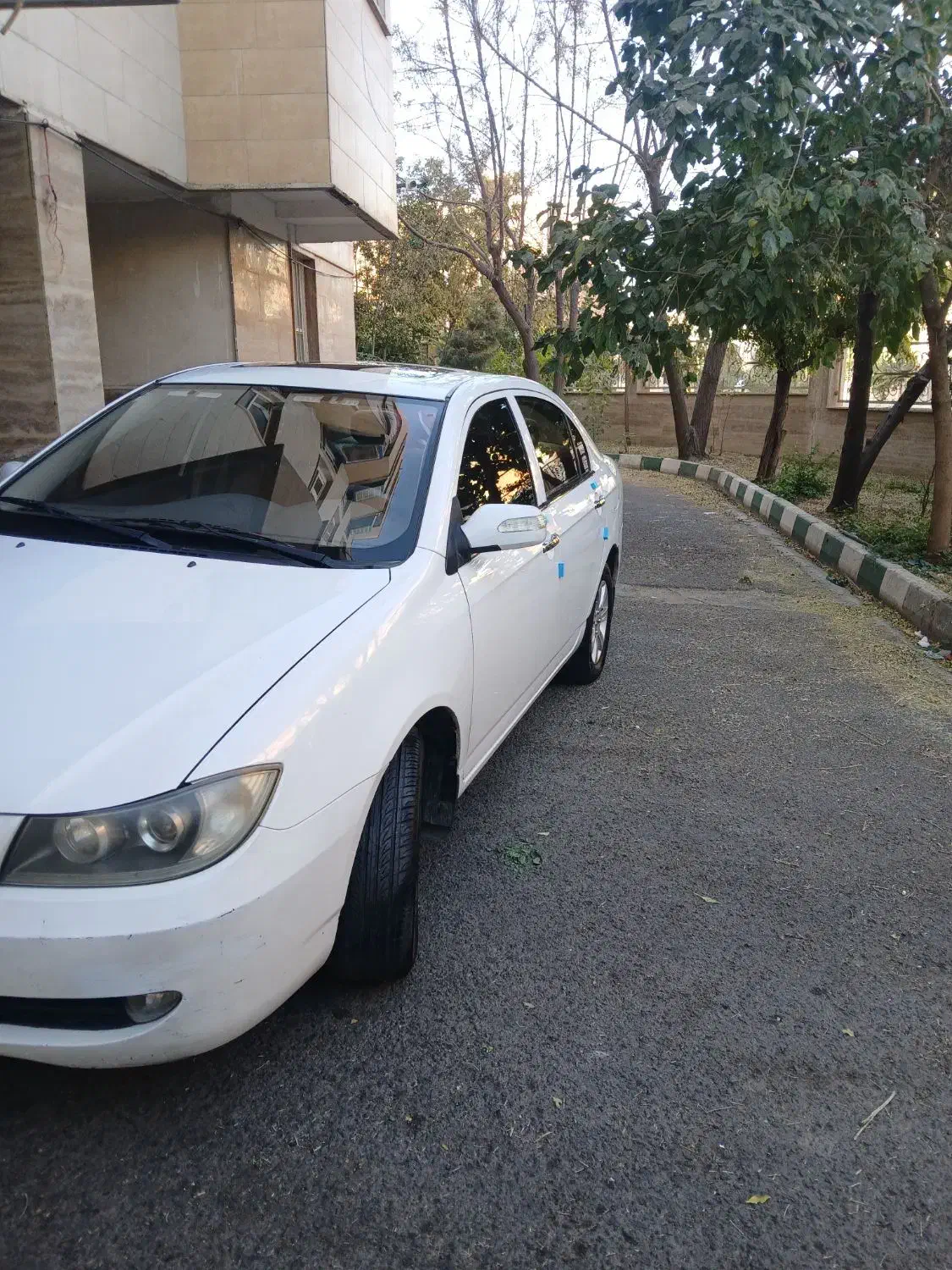 فروش فوری فوری لیفان ۶۲۰ ۱۸۰۰|خودرو سواری و وانت|قم, منبع آب|دیوار