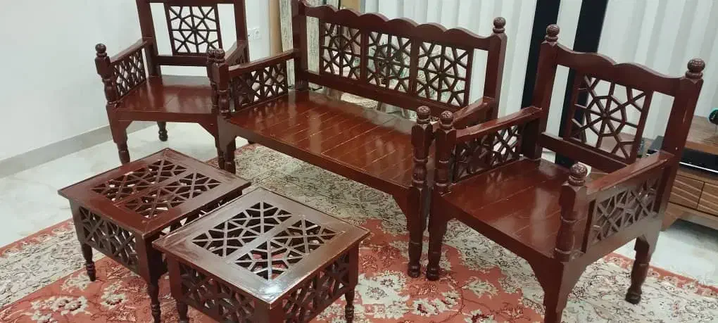 مبل سنتی ۴ نفره به همراه ۲عدد عسلی|مبلمان خانگی و میز عسلی|اراک, |دیوار