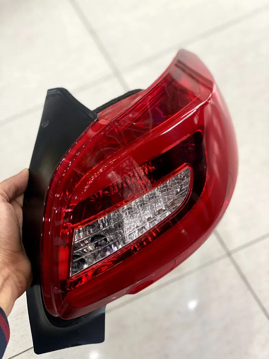 چراغ عقب 207|قطعات یدکی و لوازم جانبی|سردشت, |دیوار