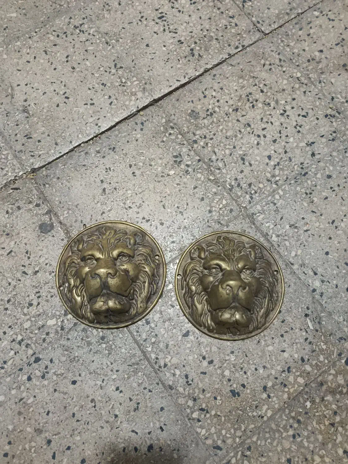 سر در برنجی برجسته قدیمی|کلکسیون اشیاء عتیقه|خرمدره, |دیوار