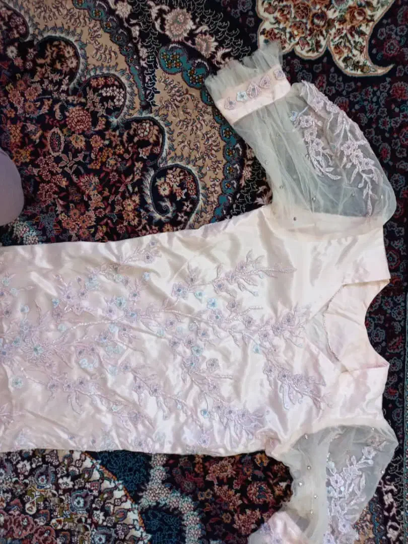 لباس محلی نونو|لباس|صدرا-فارس, فاز ۱|دیوار