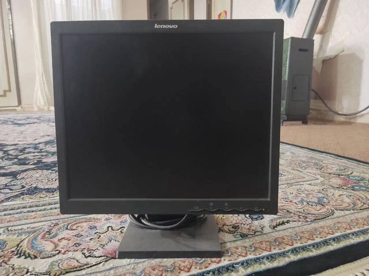 مانیتور 17 اینچ لنوو|قطعات و لوازم جانبی رایانه|ایلام, |دیوار