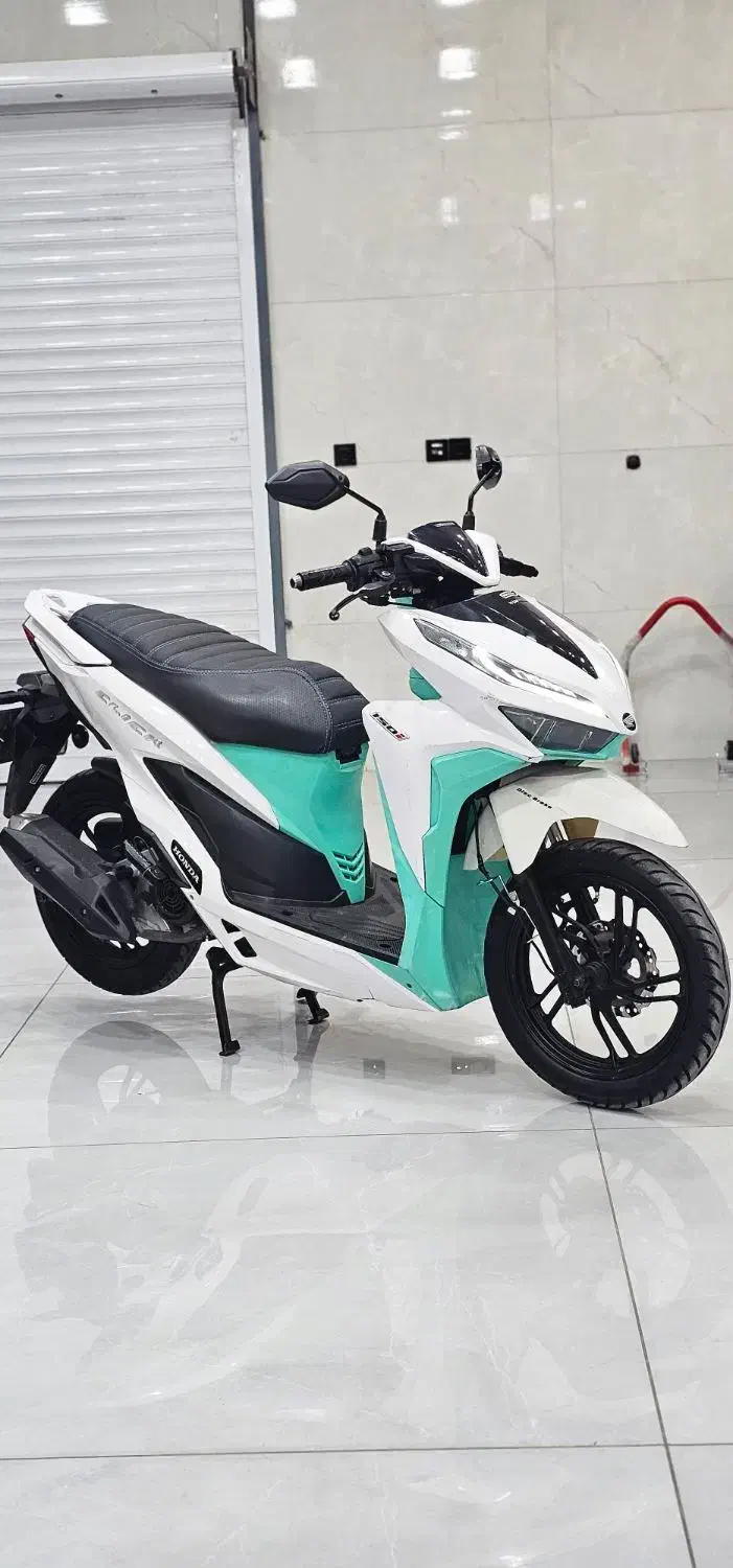 کلیک ۱۴۰۱|موتورسیکلت|شیراز, کوشک میدان|دیوار