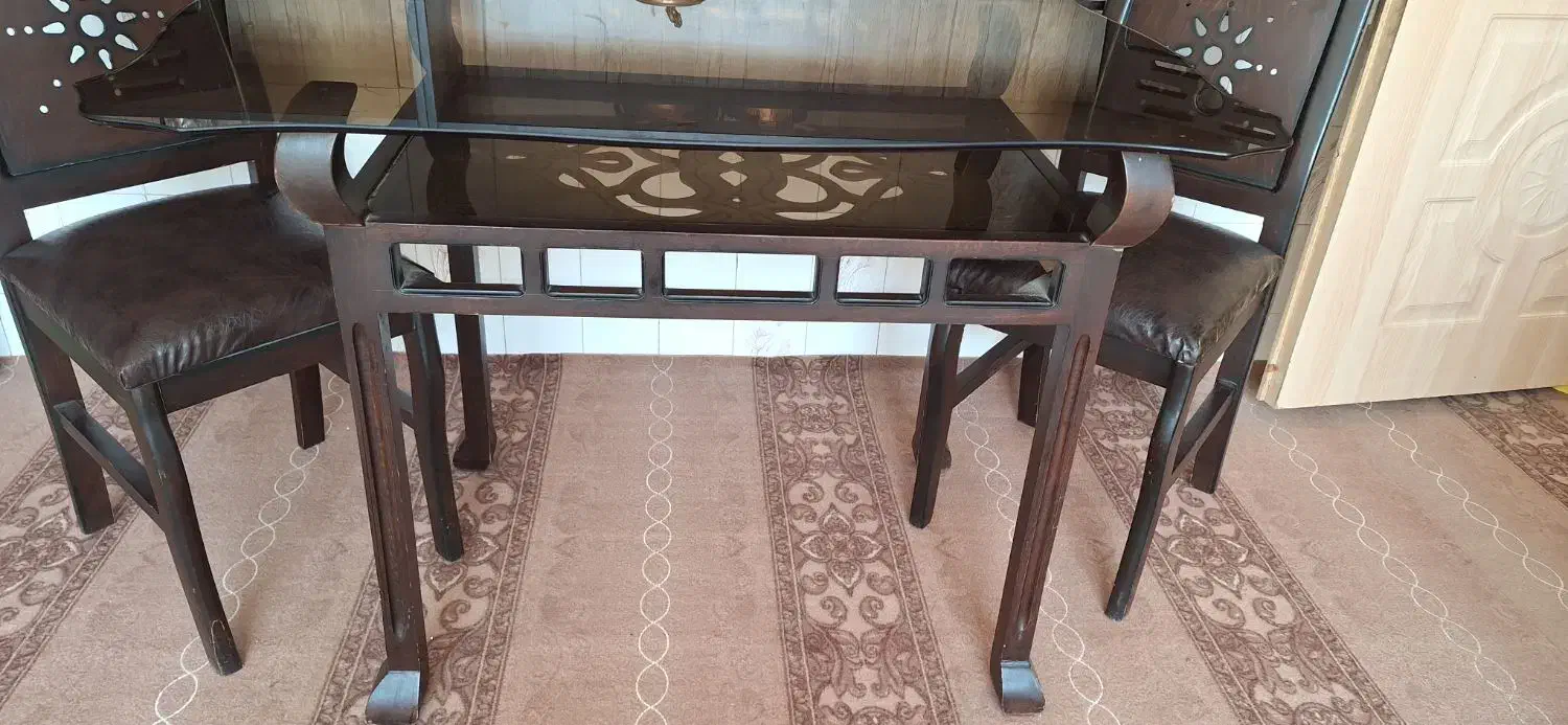 میز ناهار خوری چهارنفره نفره با دو صندلی|میز و صندلی غذاخوری|خمینیشهر, |دیوار