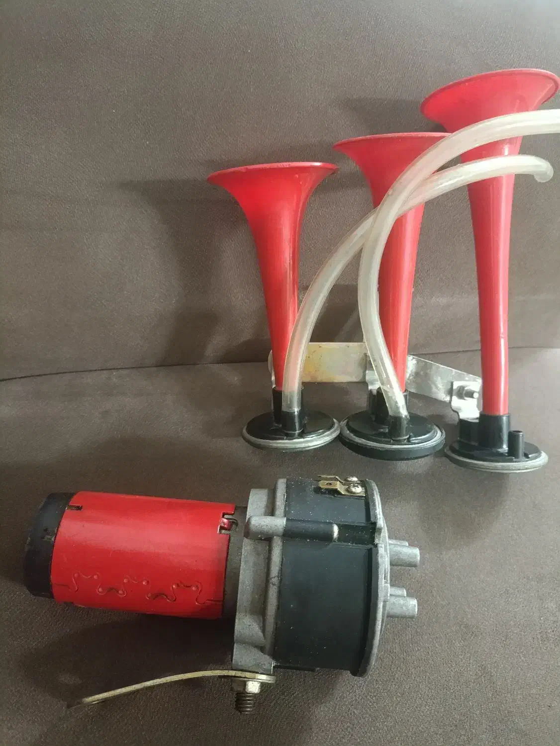 بوق شیپوری سالم|قطعات یدکی و لوازم جانبی|لاهیجان, انقلاب|دیوار