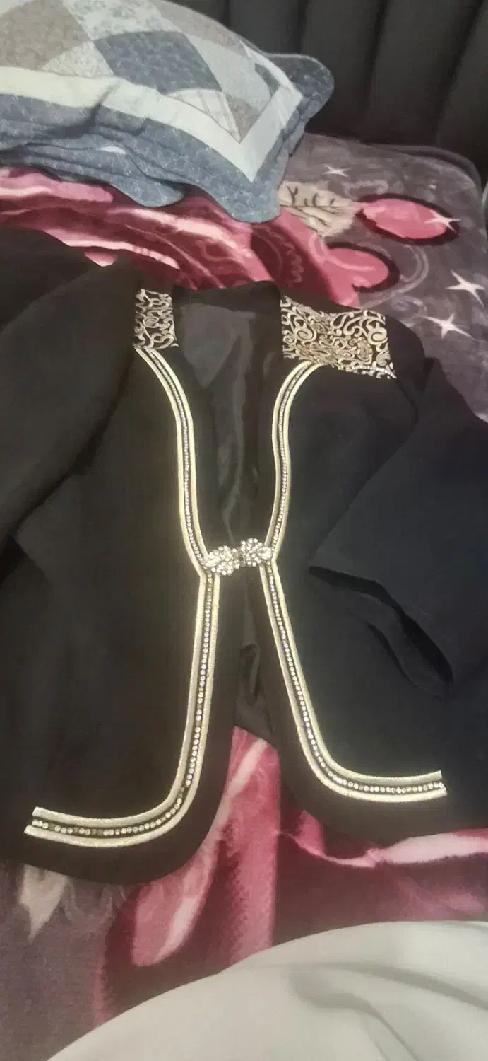 کت وسارافن|لباس|یاسوج, |دیوار