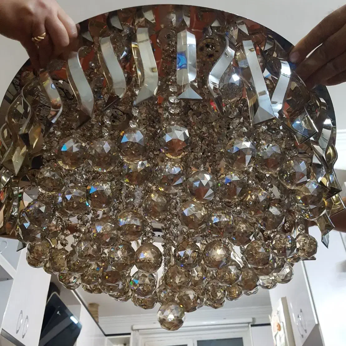 لوستر کریستالی بزرگ در حد نو|لوستر و چراغ آویز|لاهیجان, جمهوری|دیوار