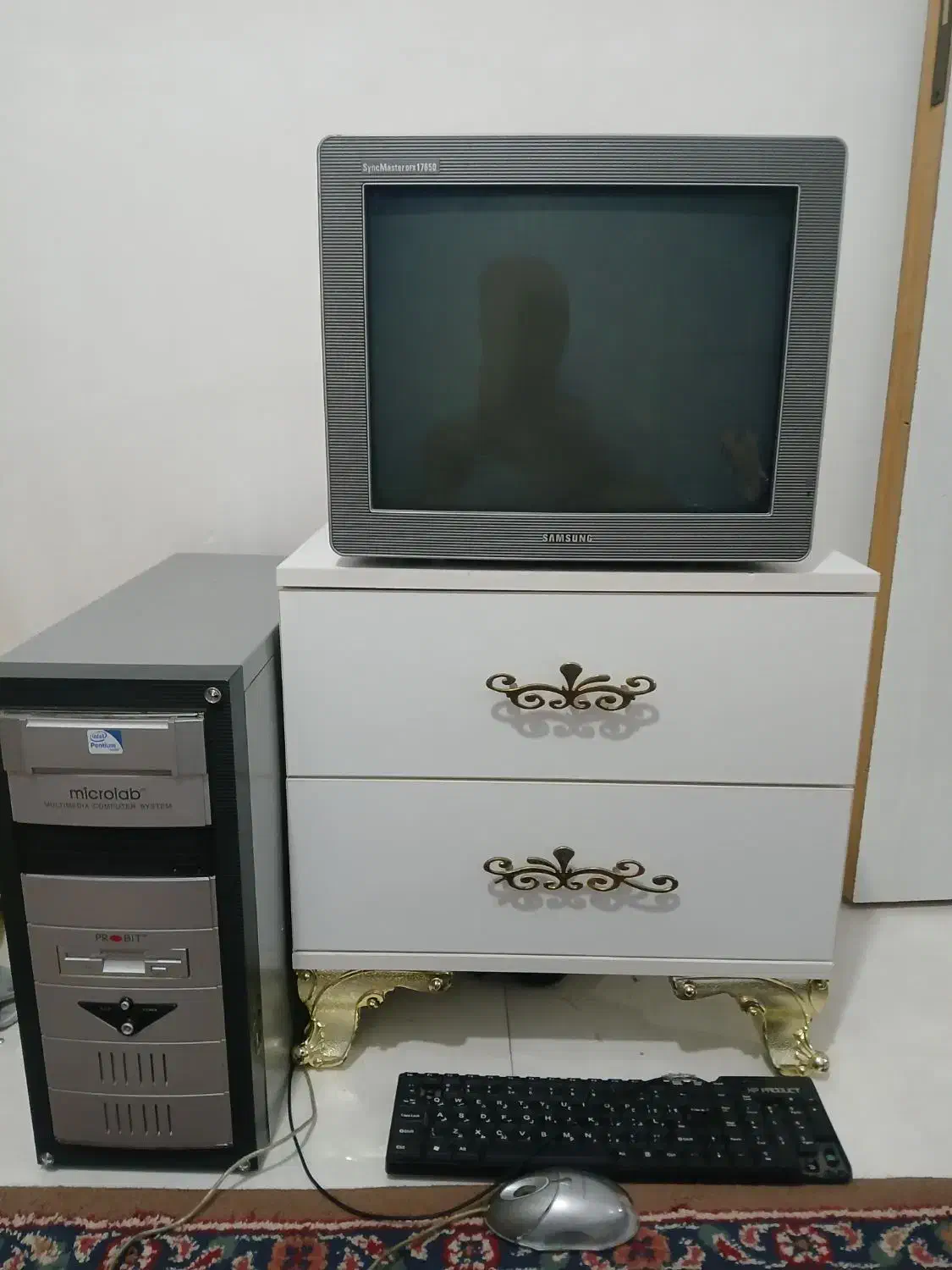 رایانه|رایانه رومیزی|مشکیندشت, |دیوار