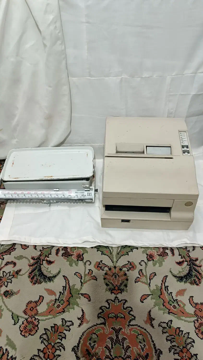 پرینتر ژاپنی اپسون و ترازو قدیمی سوئدی|پرینتر، اسکنر، کپی، فکس|زنجان, |دیوار